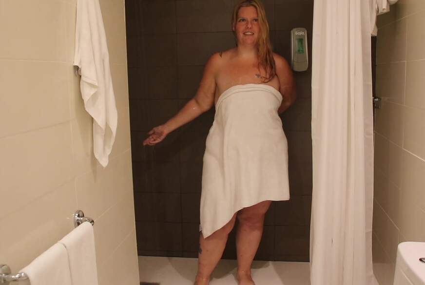 Curvy_emma: OMG fremder in mein Hotel Zimmer