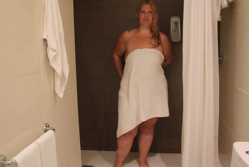 Curvy_emma: OMG fremder in mein Hotel Zimmer