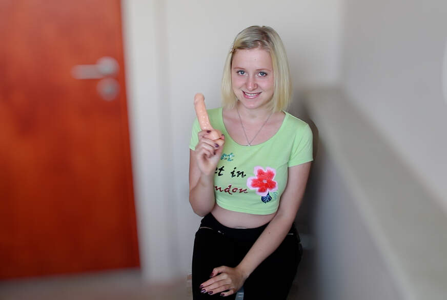 Entdeckt!-Beim Dildoschieben auf K*o von AnnaMai