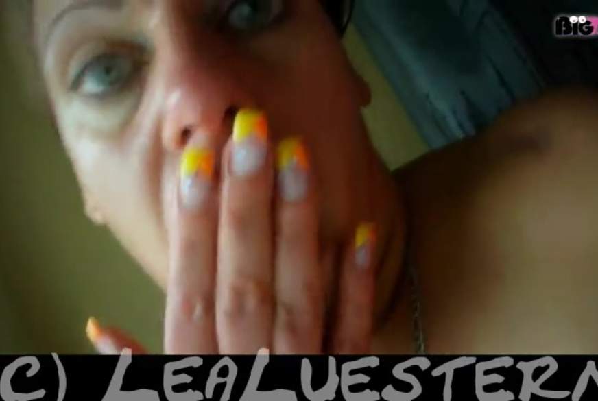 LeaLuestern: einfach \