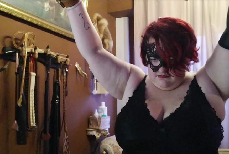 FemSub Sarah - F*****g und S****ting von LaDuchesse pic1