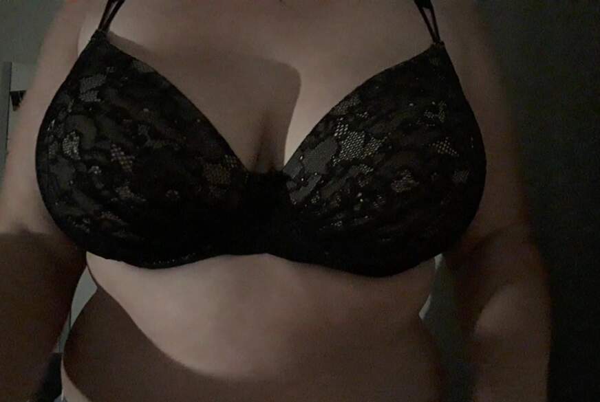 MarybelleMarlin: USERWUNSCH 1. TittenShake