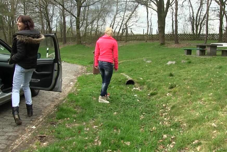 Parkplatzluder19: 100 Prozent  PRIVAT PUBLIC A*******t AUF RASTPLATZ