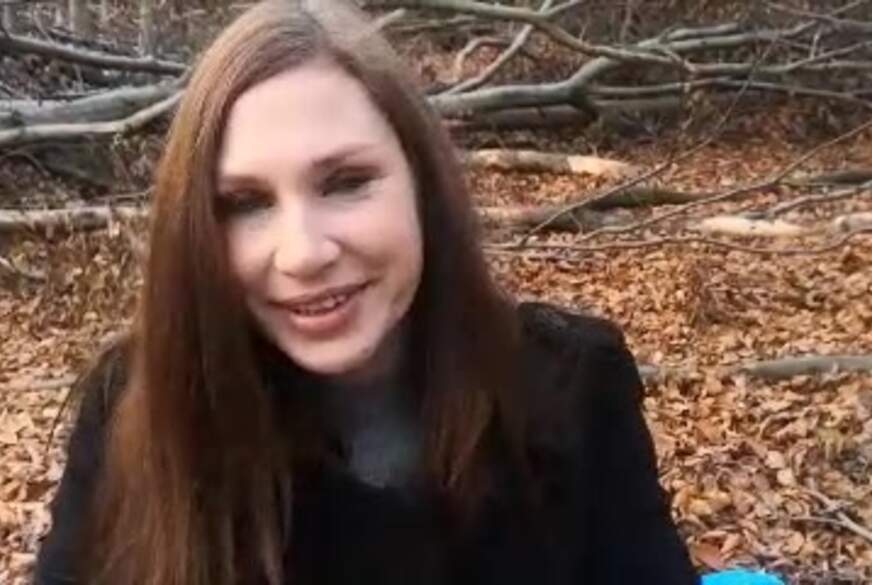 Jolieta: Outdoor im Wald selbst g*****t