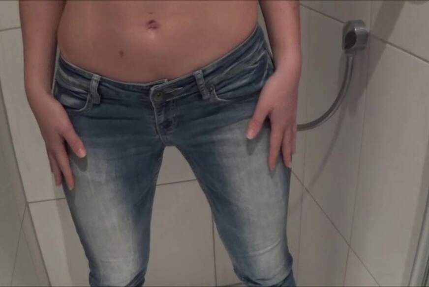 M**eleine69: P***ed OUT