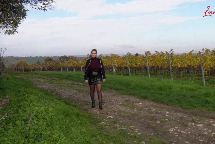 Beim Herbstspaziergang in f****r Natur überkam es mich! von LenaLust pic1