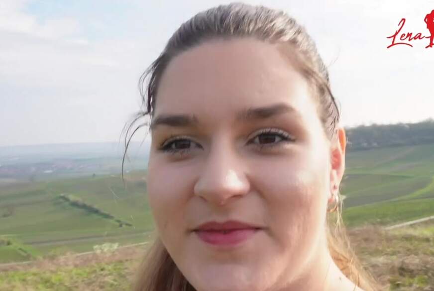 LenaLust: Outdoorspaß mit pinkeln und Fremd f*****n