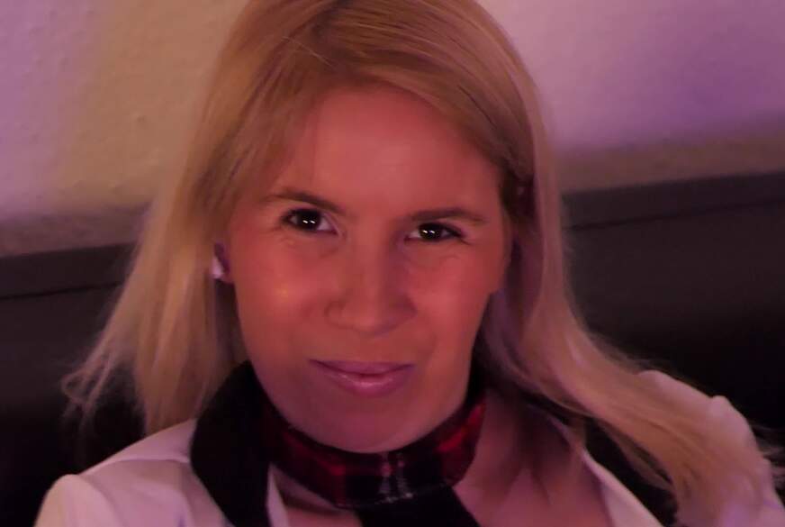 SexyKati: Studentin beim TV sehen ....