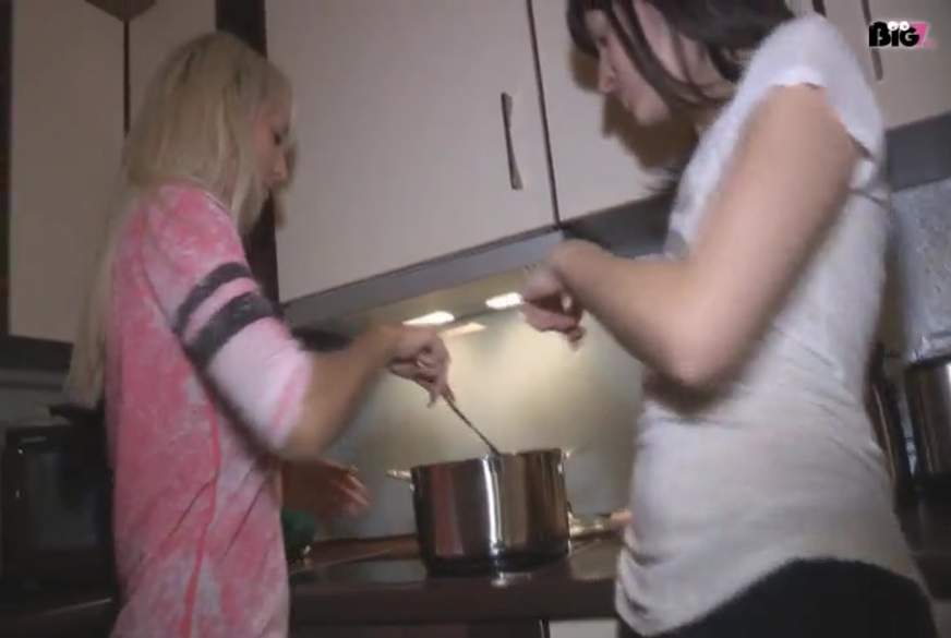 Küchendienst? Ich f***e lieber ! von JosyJoy