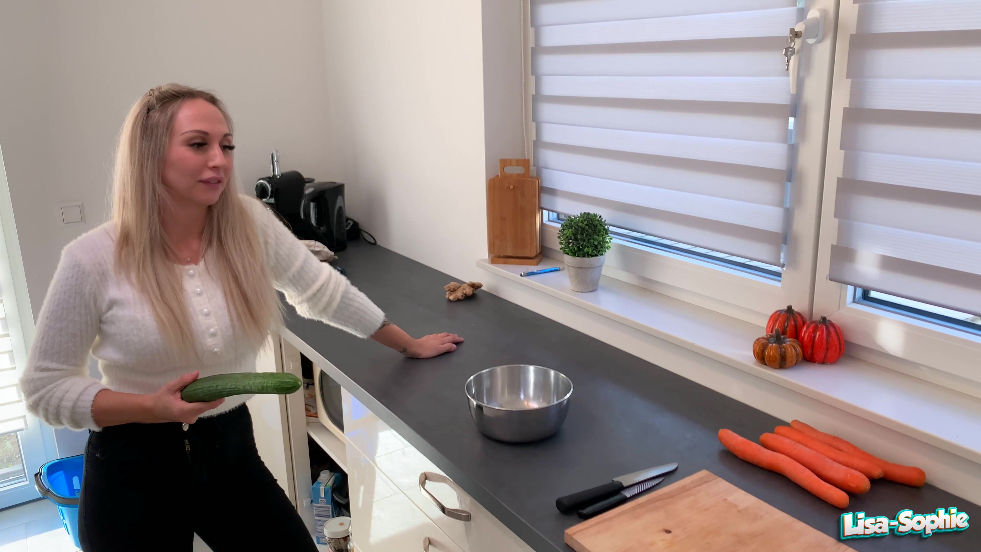 Es sollte ein ganz normaler Kochabend werden und ich schwöre es, es sollte nichts schlimmes passieren. Einfach zusammen kochen und gemeinsam essen. Naja gekocht haben wir dann noch aber davor eskalierte es auf ganzer Linie. Man muss aber dazu sagen, dass er angefangen hat und es einfach \\\\\\\\\\\\\\\