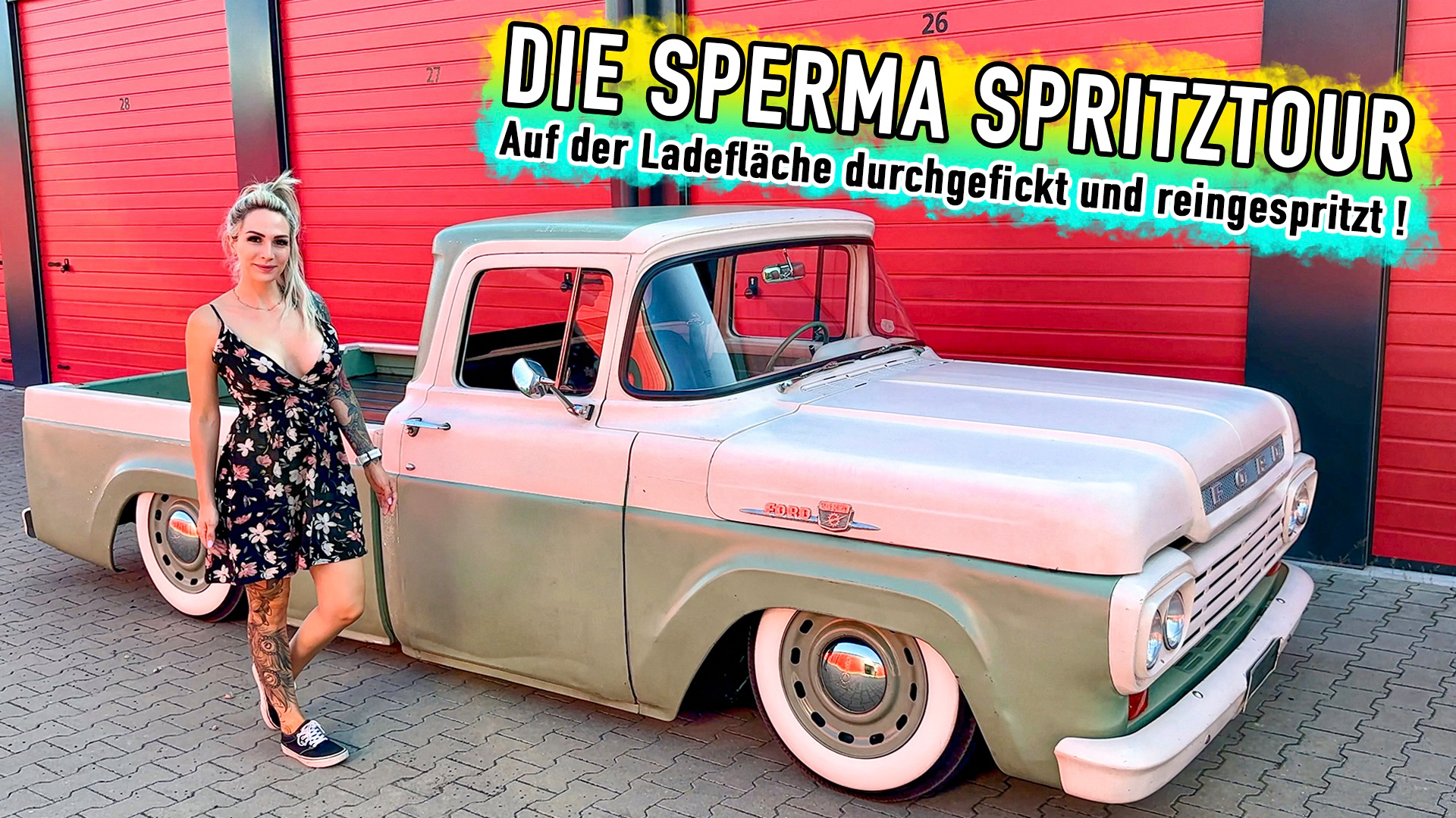 Die Sperma Spritztour - Auf der Ladefläche durchgefickt und reingespritzt ! Was für ein geiles Auto und ich musste ihm mir erstmal genau ansehen. Auf einmal stand der Besitzer hinter mir und wir kamen ins Gespräch. Ich muss zugeben, nicht nur der Pickup hat es mir angetan, der Besitzer war auch ein echt süßer. Ich fragte ihn, ob wir eine Runde zusammen damit drehen könnten. Er sagte zum Glück ja und wir fuhren los. Ich fand den Typen immer geiler und dachte mir, jetzt oder nie. Ich griff in seine Hose und spielte an seinem Schwanz rum. Er war total geschockt und musste erstmal anhalten. Dort ging es weiter, ich holte seinen Schwanz aus der Hose und find an zu blasen. Während dessen spielte er an meiner nassen Pussy. Der Verkehr fuhr munter an uns vorbei aber das störte uns beide nicht. Er wollte dann mehr und ich auch. So fuhren wir weiter und dann ging es richtig ab. Er legte mich auf die Ladefläche und steckte ihn blank rein. Es fühlte sich so geil an, als er mich tief und hart stieß ! Immer und immer wieder tief in meine nasse Pussy. Ich wollte s