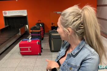 Vom Flughafen in alle L****r - Unbekannter b*****te mich als 3-l**h S***e!