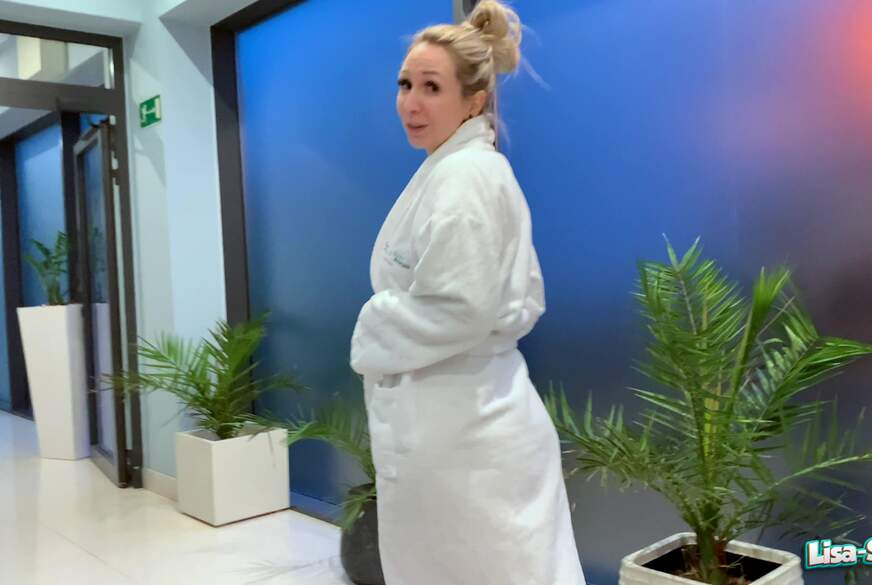 Lisa-Sophie: Die Hotels******e - vom Fremden alle L****r z******t !