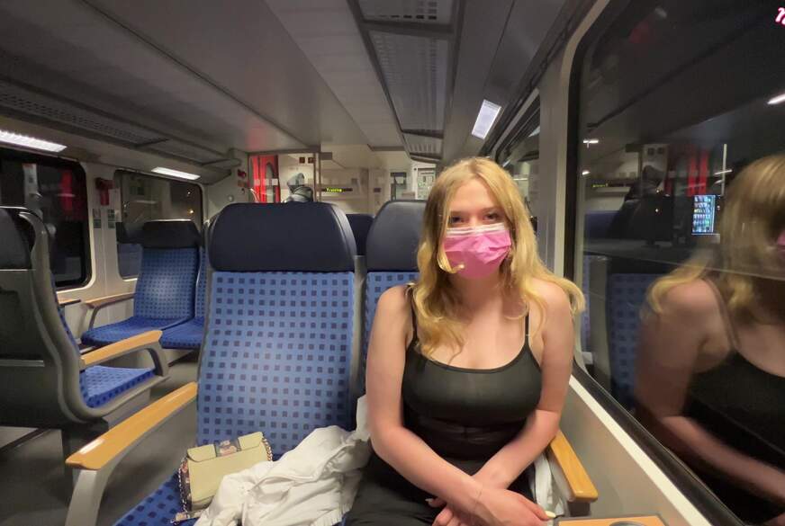 F**k mich in der Bahn ! Gerade noch rechtzeitig gekommen ! von NadjaHeld pic1