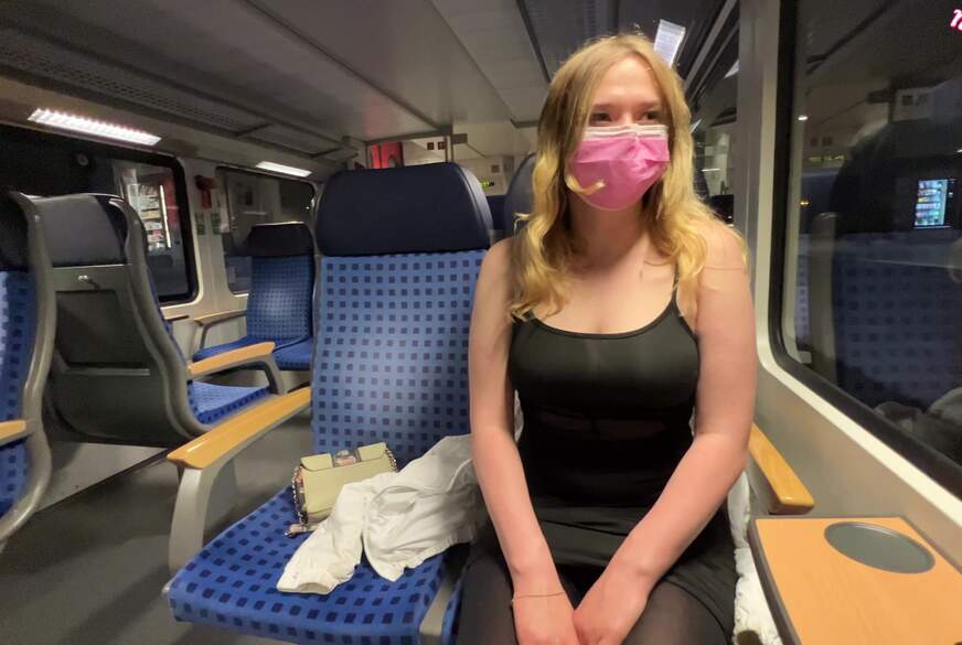 F**k mich in der Bahn ! Gerade noch rechtzeitig gekommen ! von NadjaHeld pic2