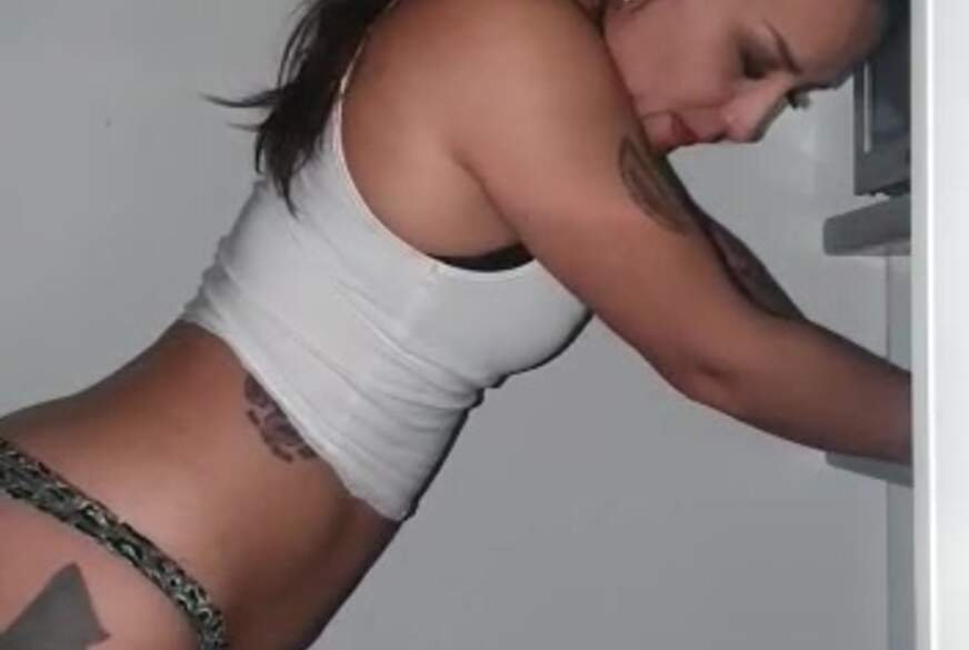 Blackwidow93: Büro bei Nacht