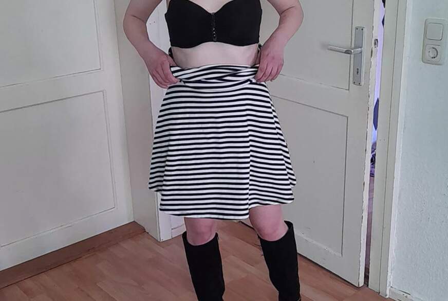 Bunnygirl99: Kleid ausziehen