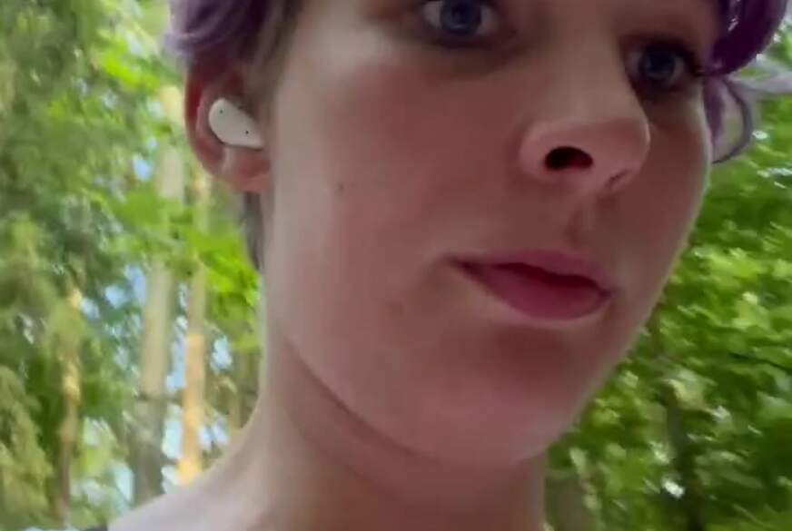 Bunnygirl99: Natursekt und Selbsbefriedigung im Wald