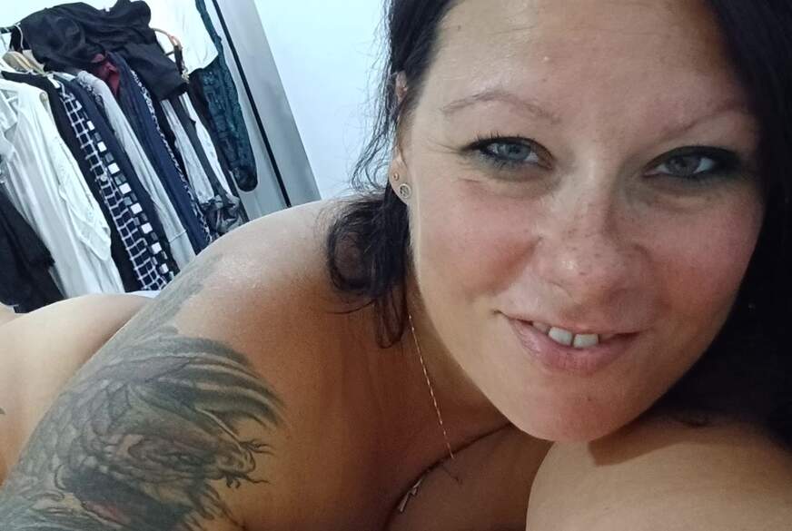 xhotdreams: Von hinten g*****t. von mir gefilmt. Seht hautnah wie ich komme.