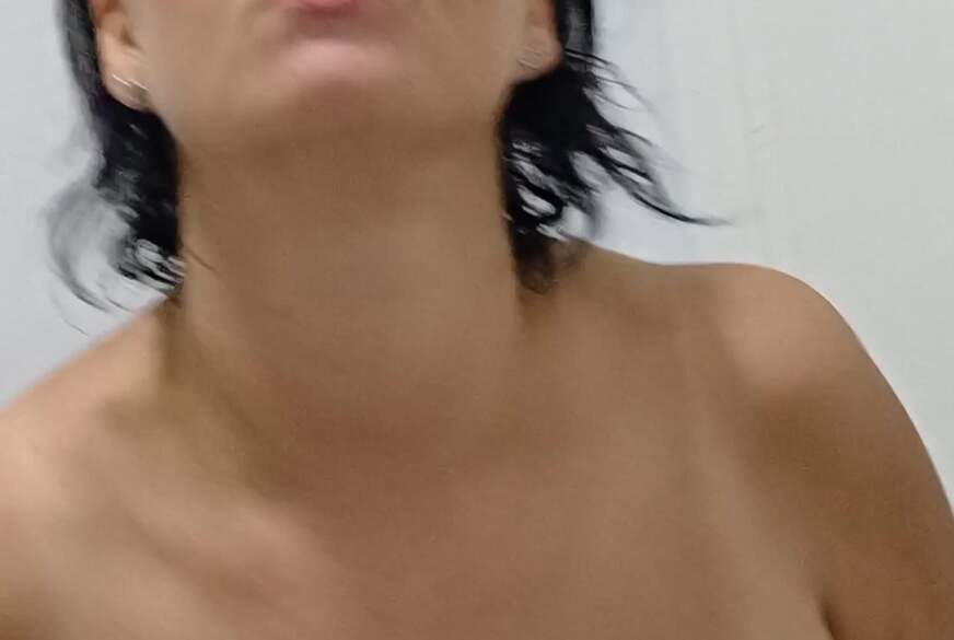 xhotdreams: Strip mit Mega Titten und P**s NS durch weißen Slip.