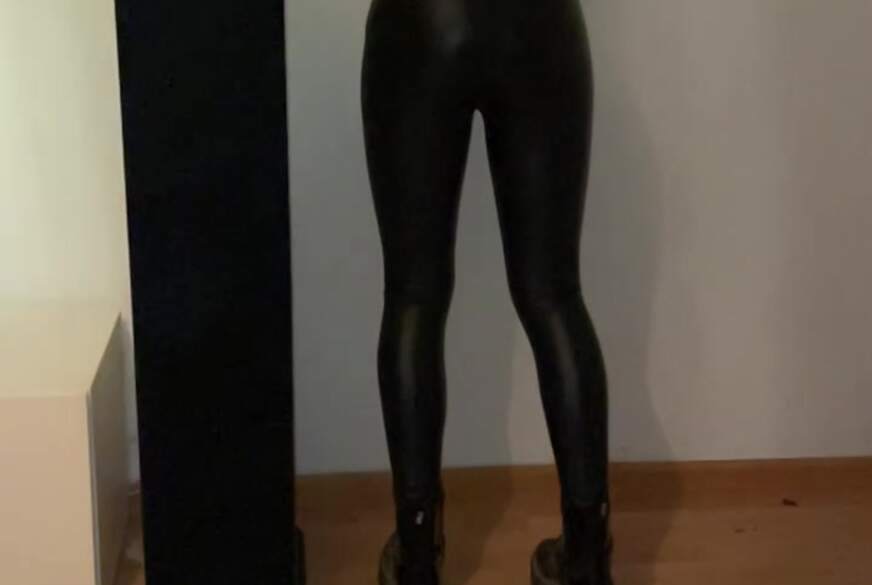 Littleskinnygirl: EXLUSIV Maske Freitagsgeilheit Lack und Leder