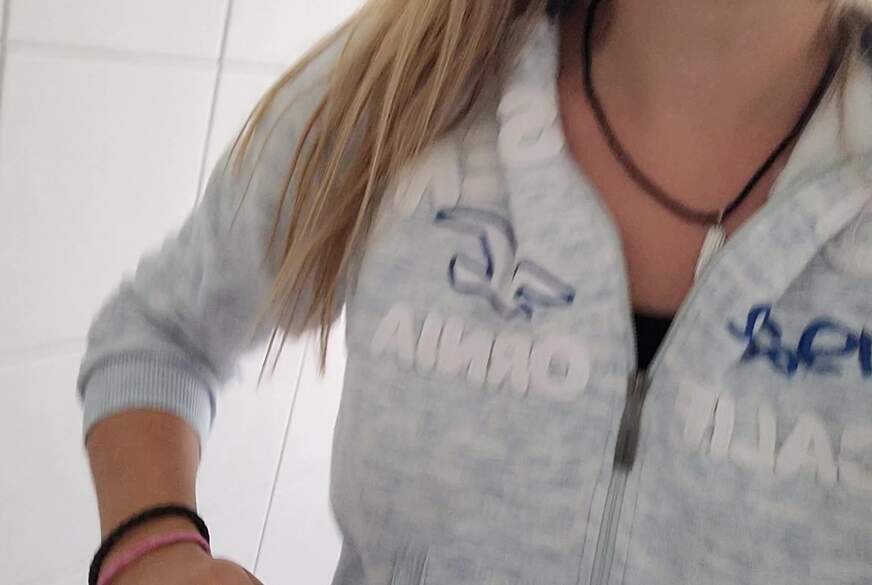 MissMistress: Wunderschönes NS mit süßem K*o P**ier und f*****en Cremigen Höschen