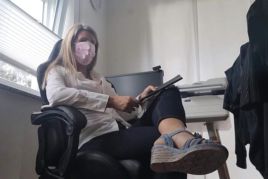 P****ologin s*****t Looser vor was sie für richtig hält von MissMistress pic3