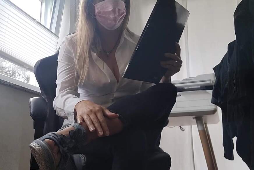 P****ologin s*****t Looser vor was sie für richtig hält von MissMistress pic4