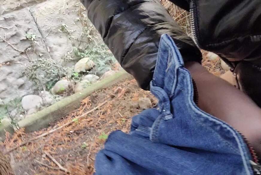 MissMistress: mega ns im vorgarten