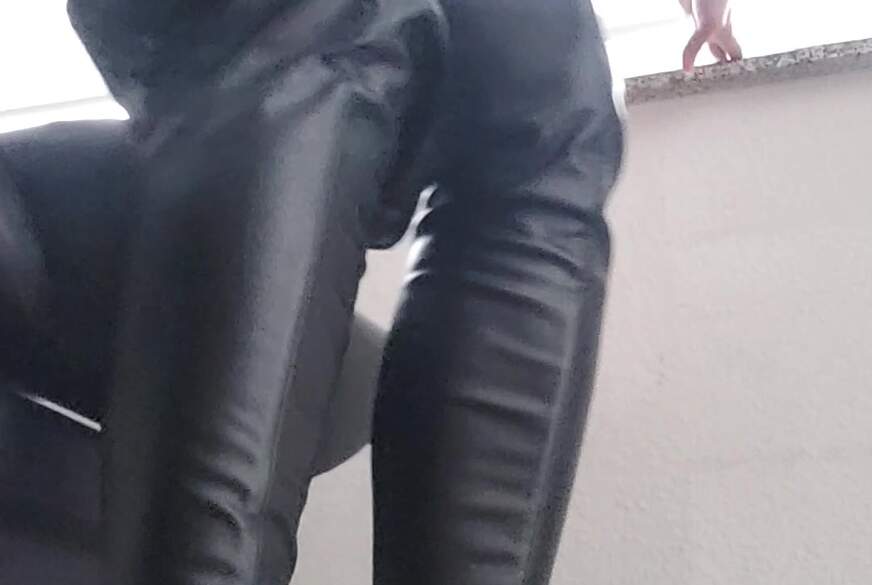 MissMistress: Kontrolle über dich in heftig geilen Overknees