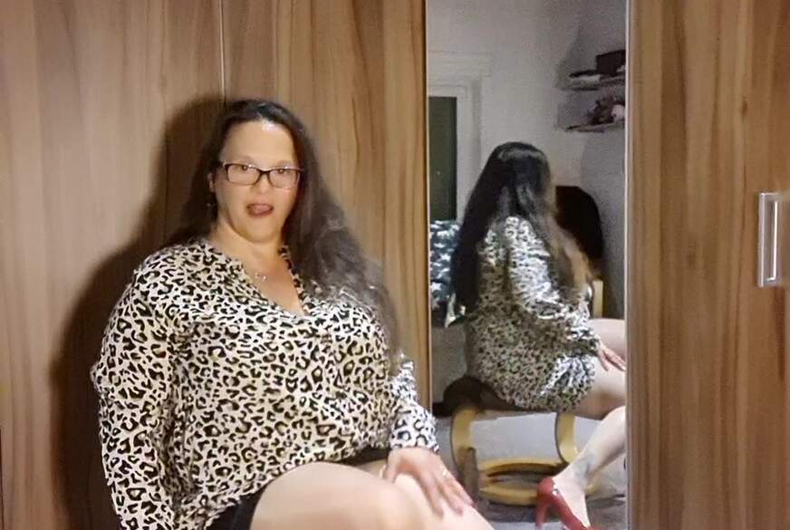 LadyMercedes: SB mit dem Dildo nach dem Strip