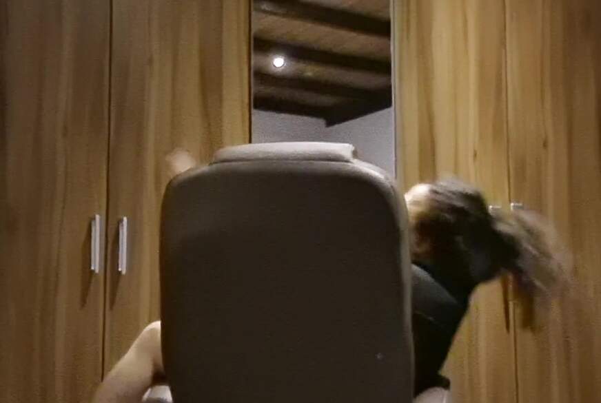 LadyMercedes: Strip in feinen Strumpfhosen