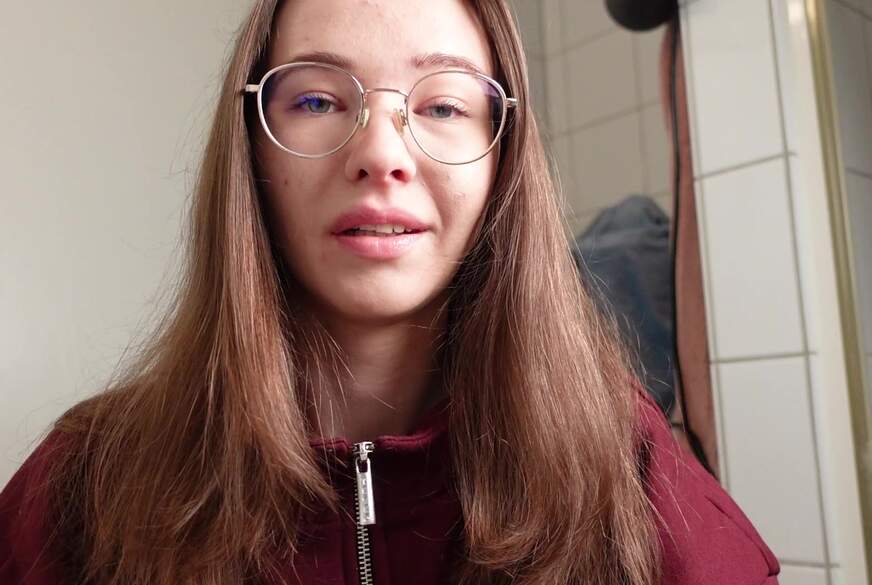 Emmi-Hill: Ich zieh mir die Leggins in den Schlitz!!