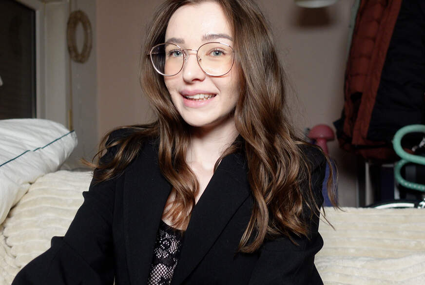 Emmi-Hill: ELEGANTER DRESS, VERSAUTER ORGASMUS!!!