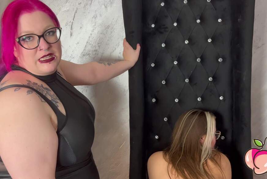 PinaPeach: Du Loser musst am A*******h riechen und l****n!