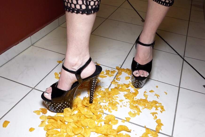 Chips zertreten von Celina-Hot pic4