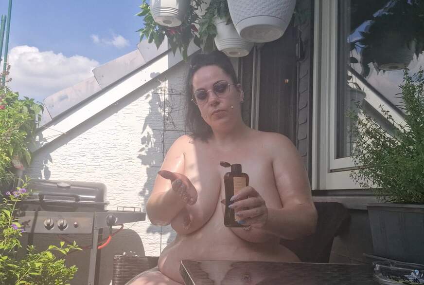 MelliniaStone: Oiling Body Outdoor