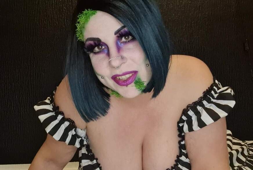 MelliniaStone: Cosplay, Beetlejuice mit verrücktem Zungen Dildo
