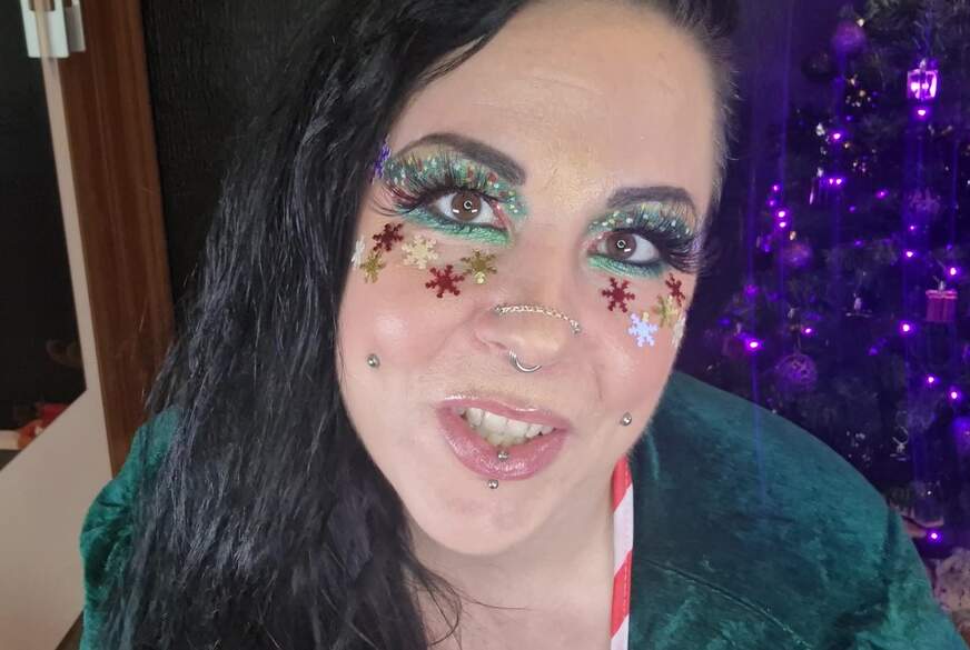 MelliniaStone: Holy F**king Weihnachtself