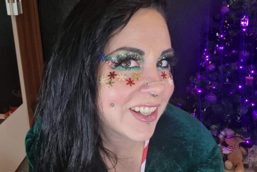 MelliniaStone: Holy F**king Weihnachtself