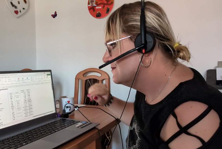 Anna-TS-123: Geil im Home-Office - SB mit F*****n und Dirty Talk