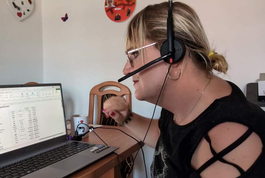 Anna-TS-123: Geil im Home-Office - SB mit F*****n und Dirty Talk