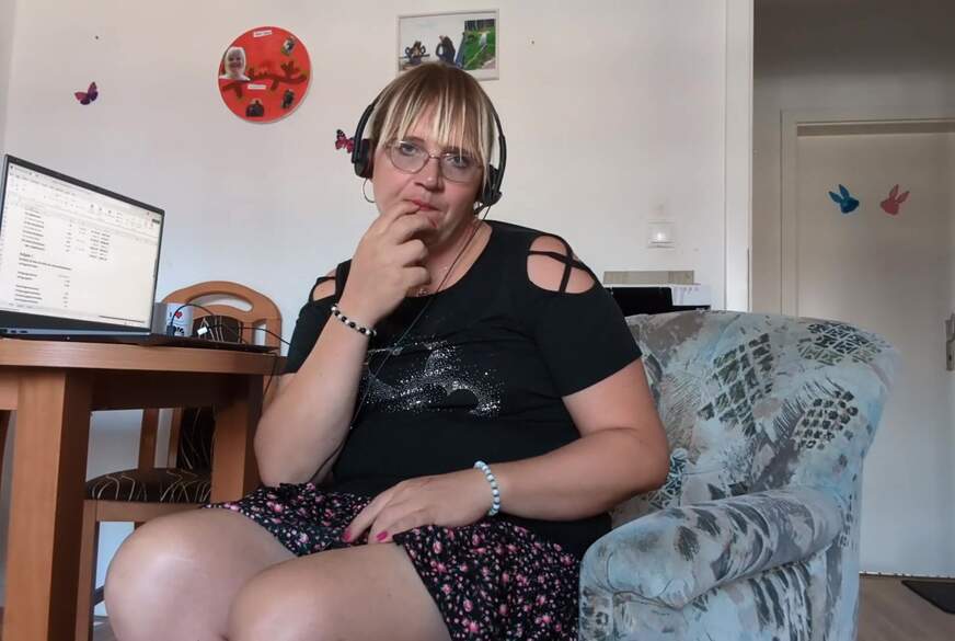 Anna-TS-123: Geil im Home-Office - SB mit F*****n und Dirty Talk