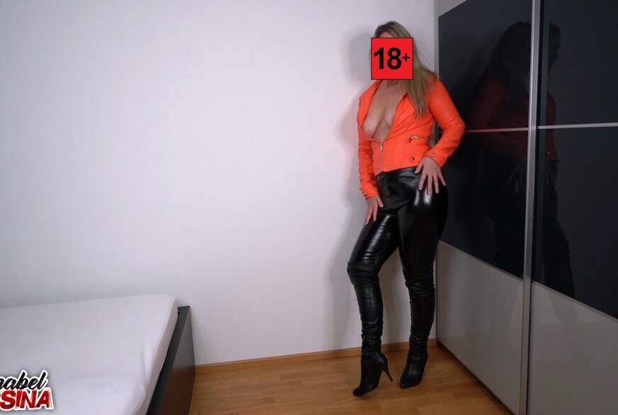 A***h fixierter F****r! S****z auf mein Latexa***h von AnnabelMassina