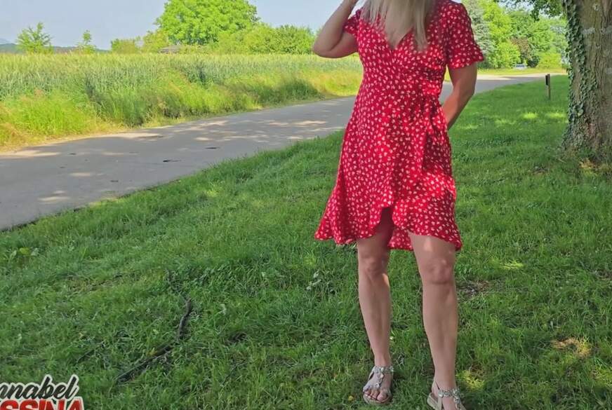 AnnabelMassina: H******e Public Orgasmus 12.000 U für die Milf F***e