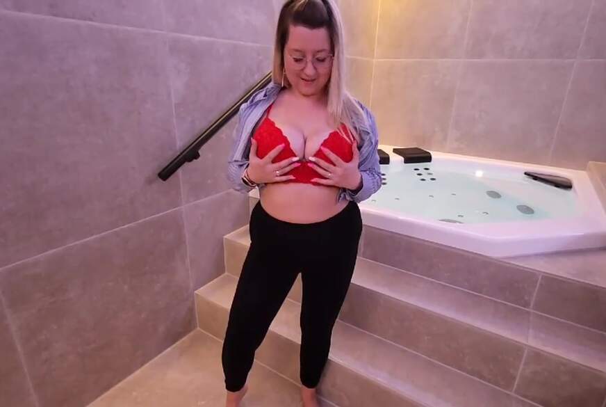 Lillyloo: Spass im Whirpool