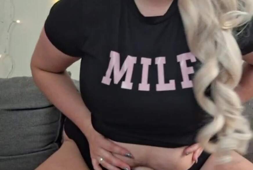 Geile MILF Action Titten Dildo und geiler Ritt von Lillyloo