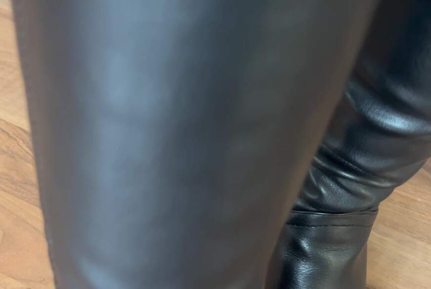 Bad-Jenny: New Video Naughty Lingerie Killer Boots!