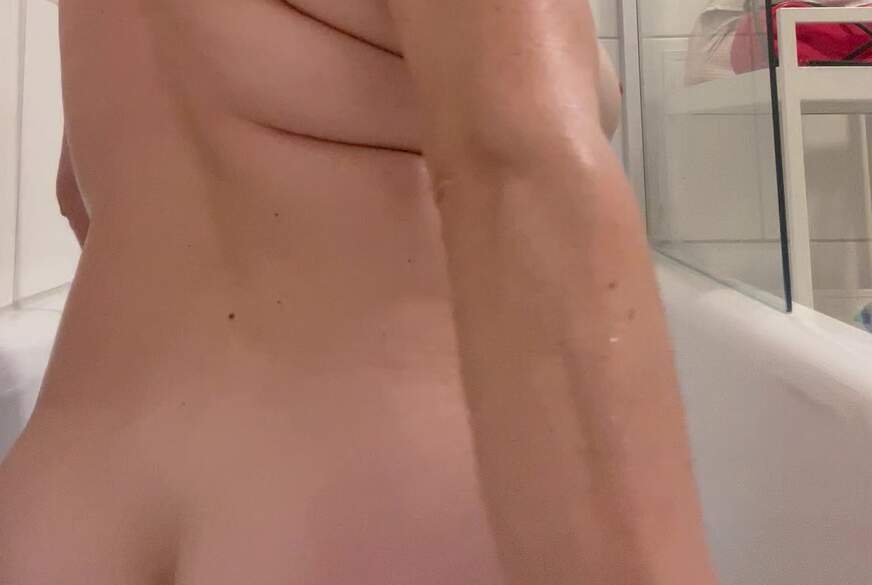 Stela11: In der Wanne