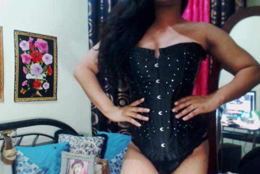BeMySexSlave69: Eine Königin lässt S****a auf ihrem sexy Höschen explodieren
